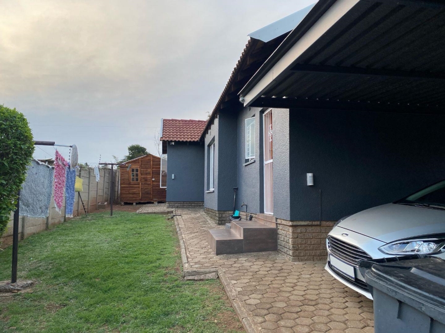 3 Bedroom Property for Sale in Groblerpark Ext 9 Gauteng