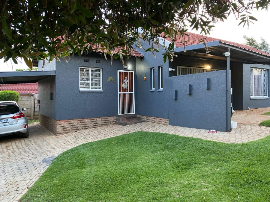 3 Bedroom Property for Sale in Groblerpark Ext 9 Gauteng
