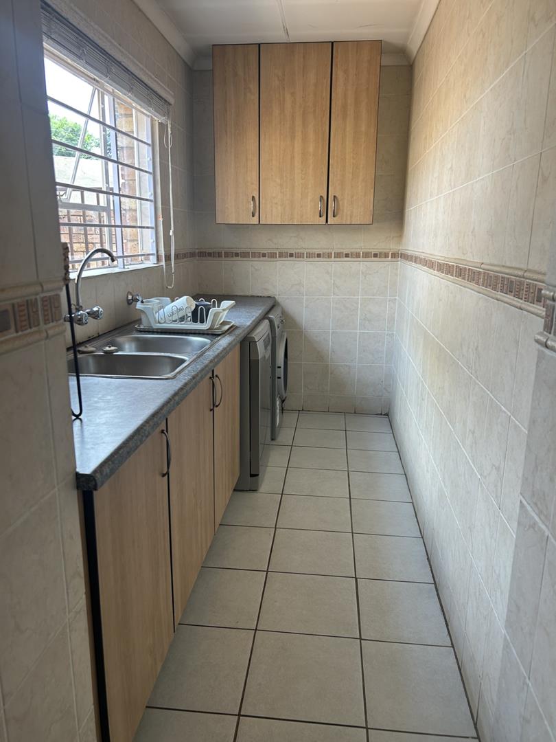 To Let 4 Bedroom Property for Rent in Glen Marais Gauteng