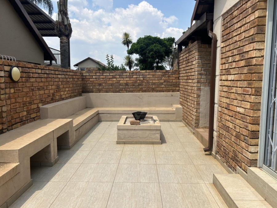 To Let 4 Bedroom Property for Rent in Glen Marais Gauteng