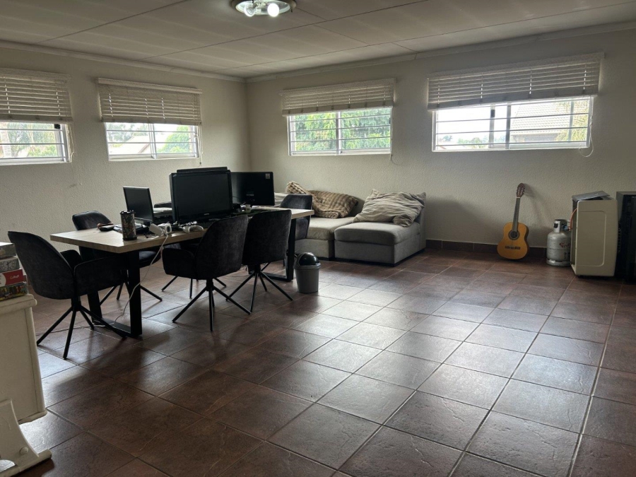 To Let 4 Bedroom Property for Rent in Glen Marais Gauteng