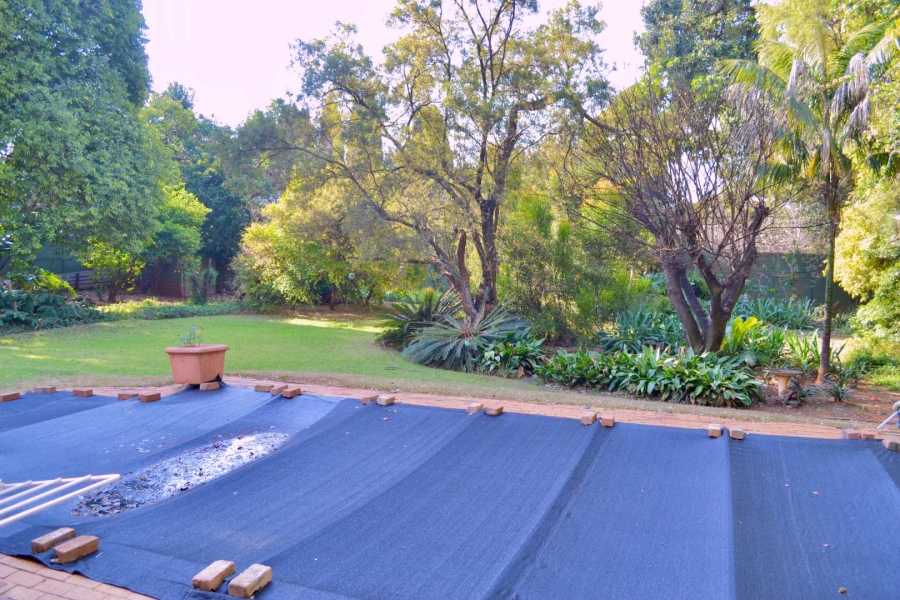 4 Bedroom Property for Sale in Ashlea Gardens Gauteng