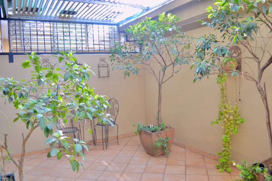 4 Bedroom Property for Sale in Ashlea Gardens Gauteng