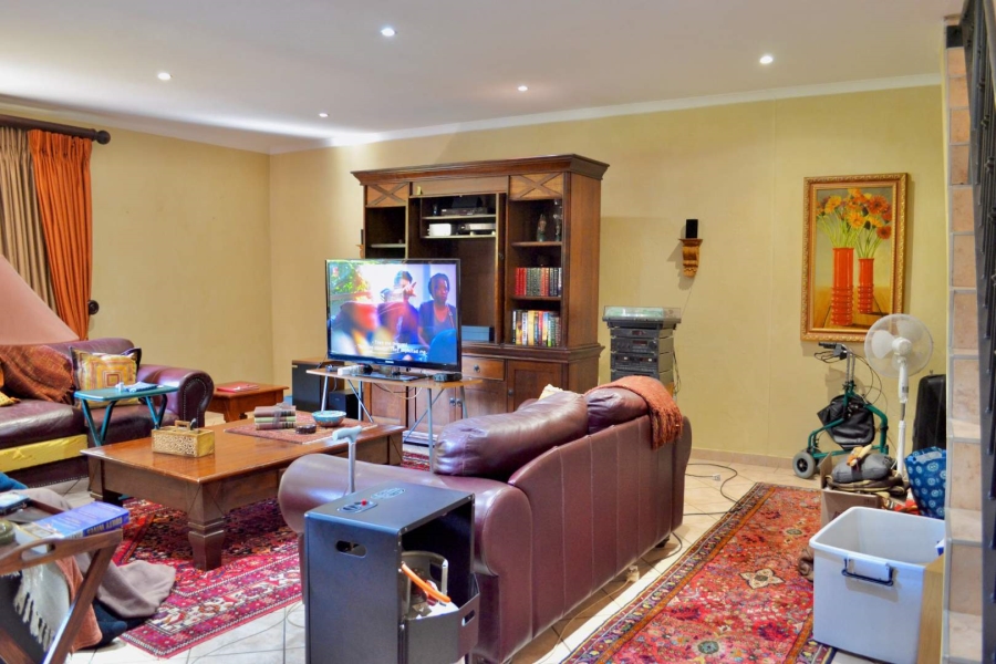 4 Bedroom Property for Sale in Ashlea Gardens Gauteng