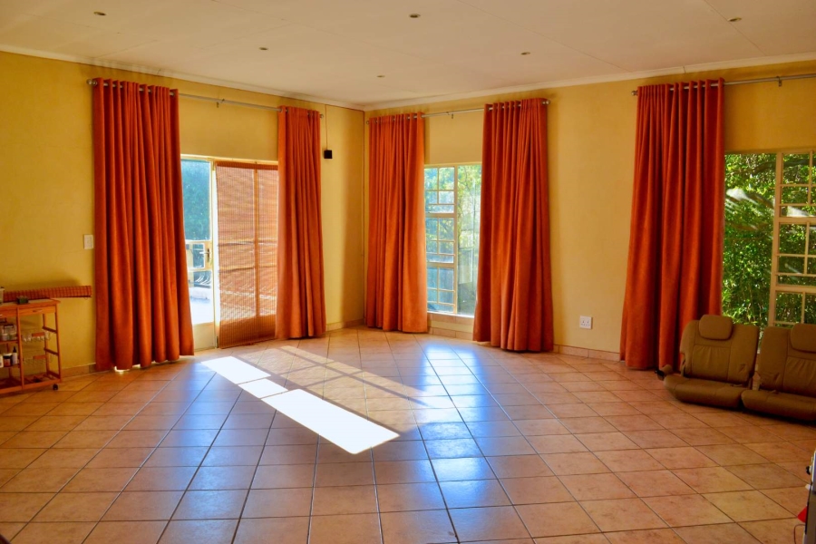4 Bedroom Property for Sale in Ashlea Gardens Gauteng