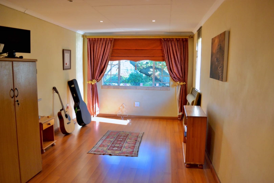 4 Bedroom Property for Sale in Ashlea Gardens Gauteng