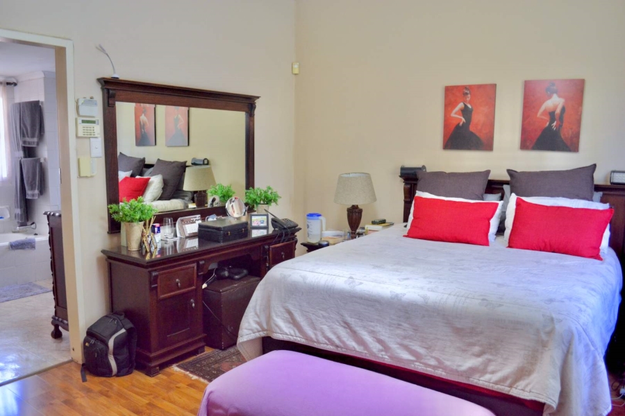 4 Bedroom Property for Sale in Ashlea Gardens Gauteng