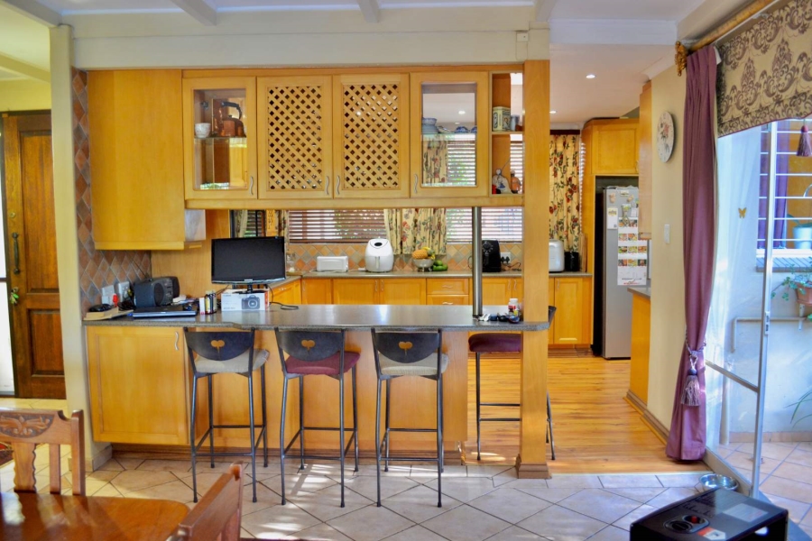 4 Bedroom Property for Sale in Ashlea Gardens Gauteng