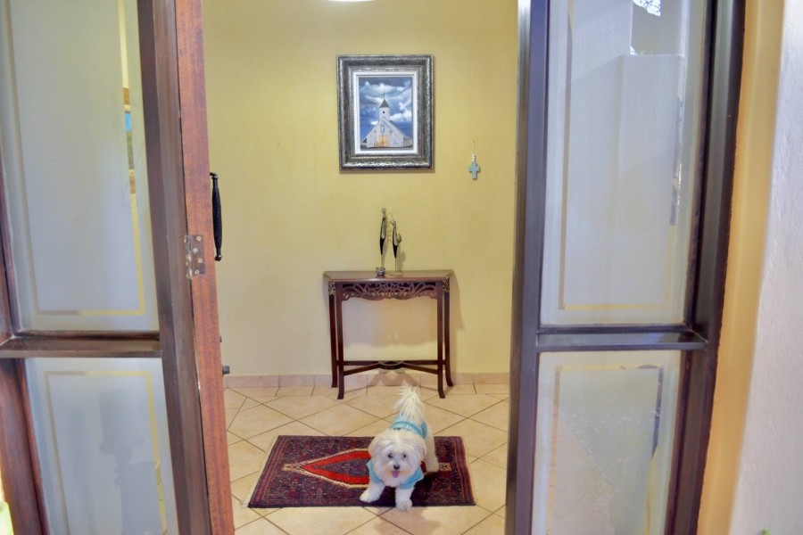 4 Bedroom Property for Sale in Ashlea Gardens Gauteng