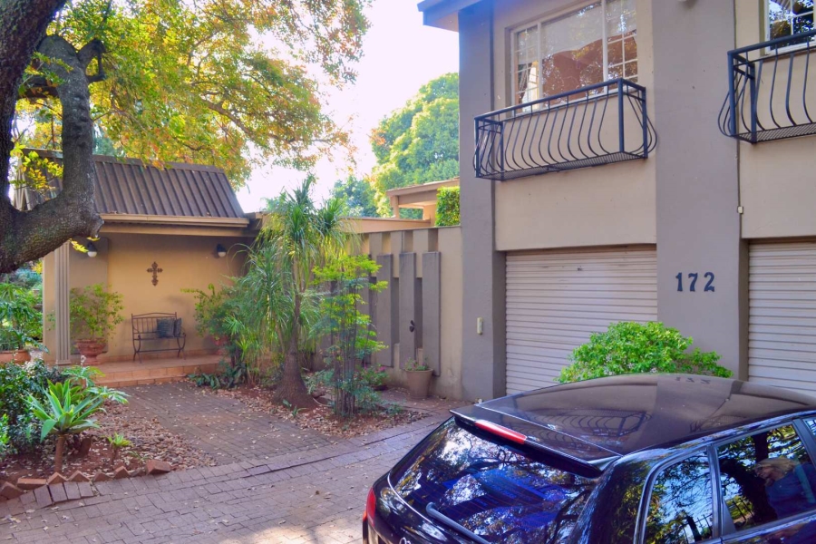 4 Bedroom Property for Sale in Ashlea Gardens Gauteng