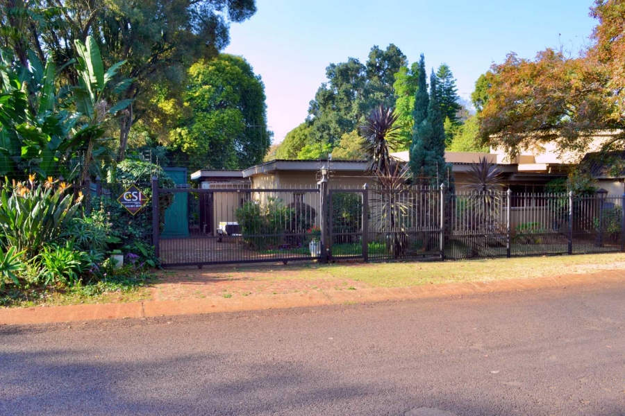 4 Bedroom Property for Sale in Ashlea Gardens Gauteng