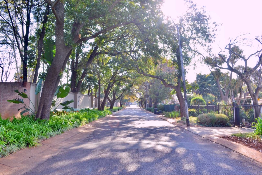 4 Bedroom Property for Sale in Ashlea Gardens Gauteng