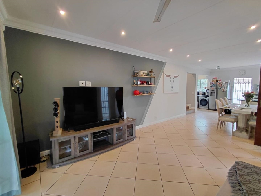 To Let 3 Bedroom Property for Rent in Douglasdale Gauteng