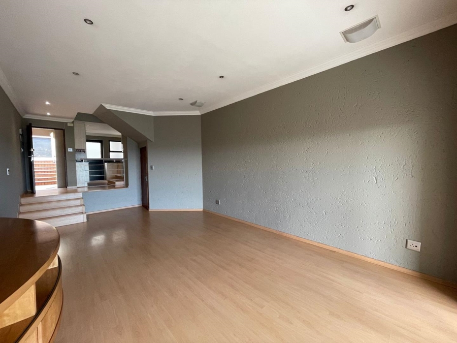 To Let 2 Bedroom Property for Rent in Northcliff Gauteng