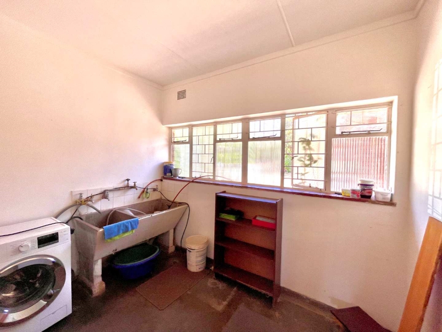 6 Bedroom Property for Sale in Muckleneuk Gauteng