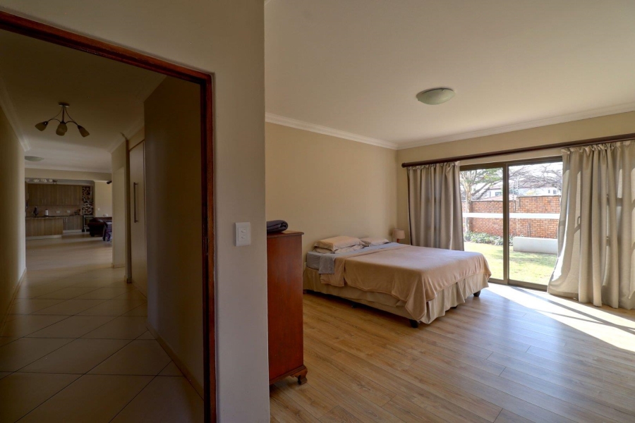 To Let 4 Bedroom Property for Rent in The Wilds Gauteng