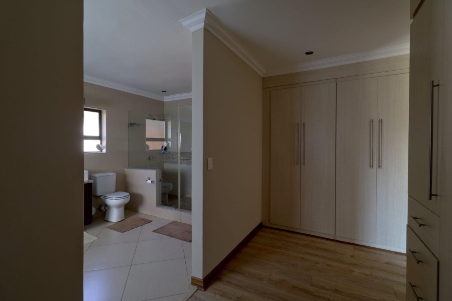 To Let 4 Bedroom Property for Rent in The Wilds Gauteng