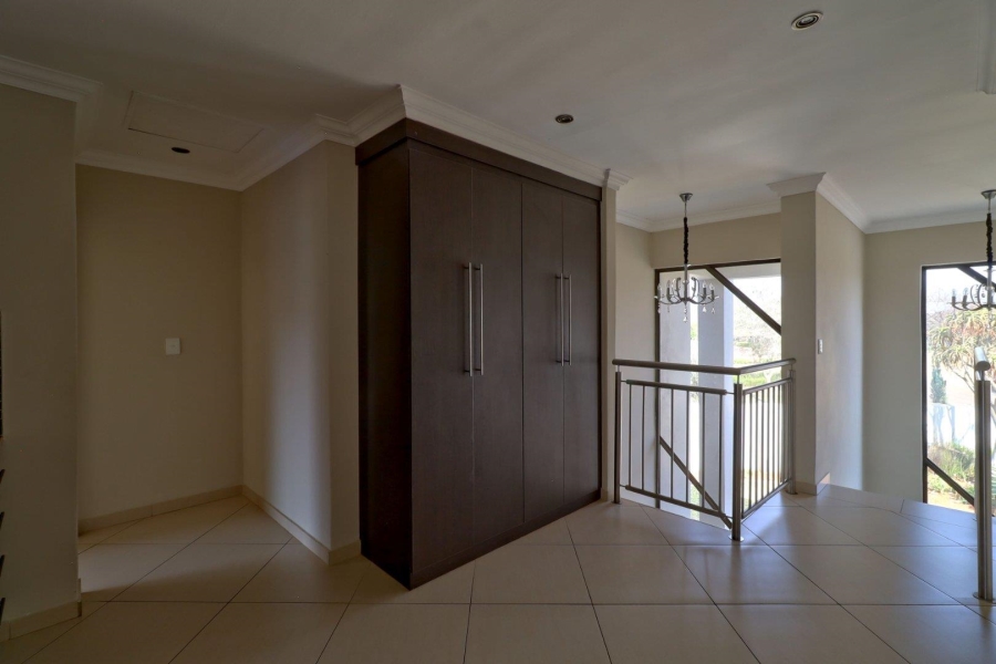 To Let 4 Bedroom Property for Rent in The Wilds Gauteng