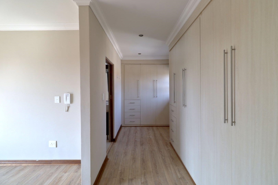 To Let 4 Bedroom Property for Rent in The Wilds Gauteng