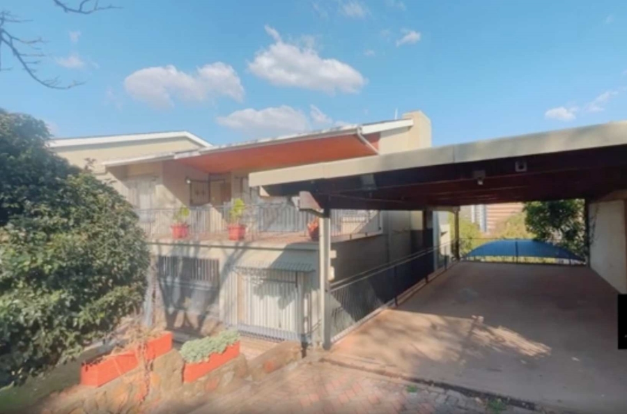 7 Bedroom Property for Sale in Lukasrand Gauteng