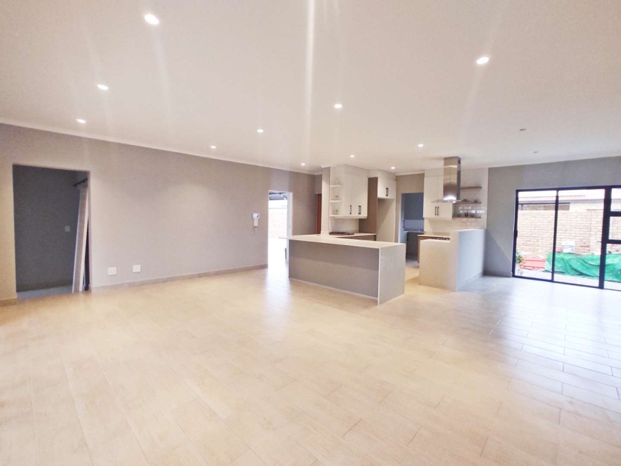 To Let 4 Bedroom Property for Rent in Allens Nek Gauteng