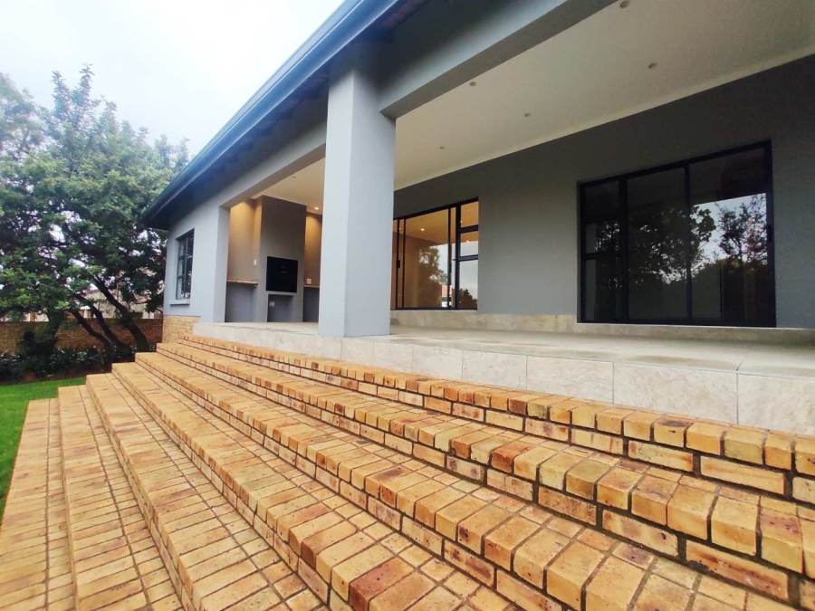 To Let 4 Bedroom Property for Rent in Allens Nek Gauteng