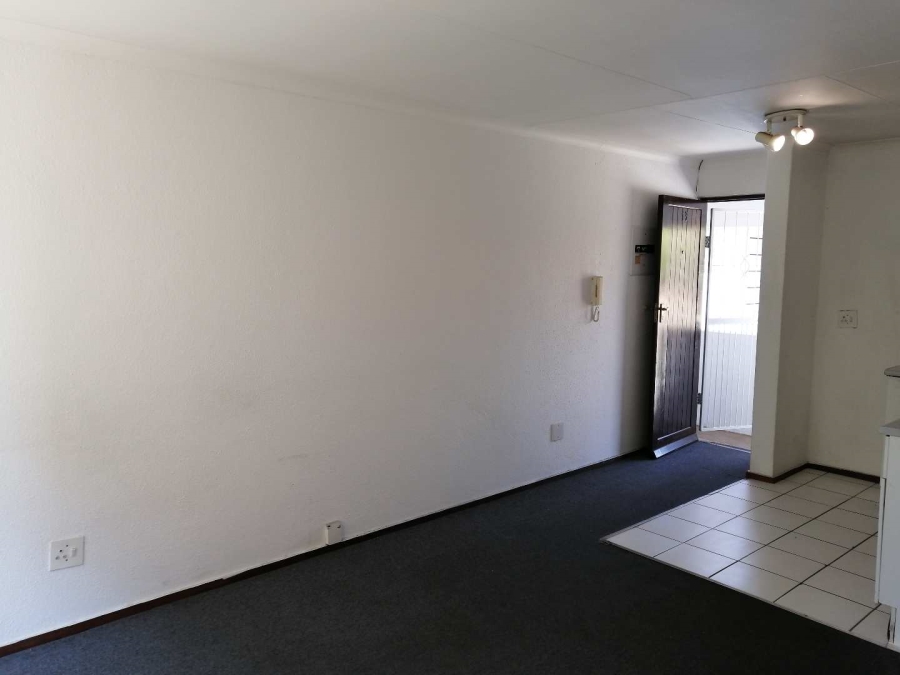 To Let 2 Bedroom Property for Rent in Groenkloof Gauteng