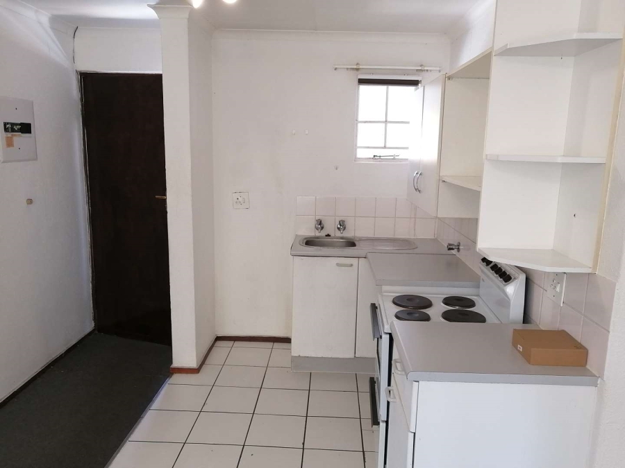 To Let 2 Bedroom Property for Rent in Groenkloof Gauteng
