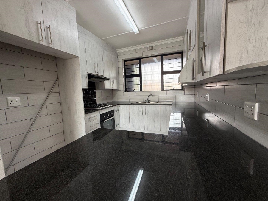 2 Bedroom Property for Sale in New Redruth Gauteng