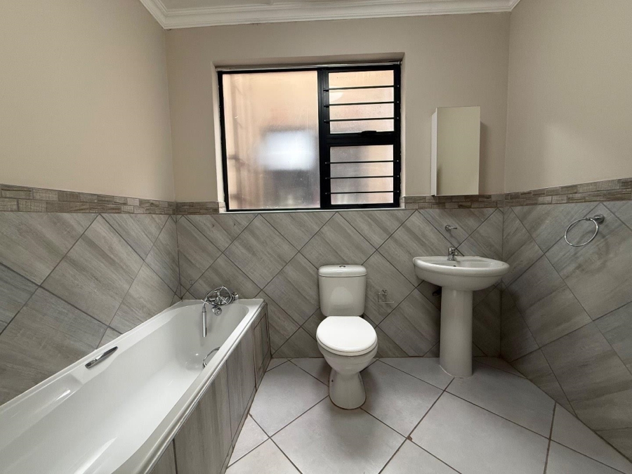 2 Bedroom Property for Sale in New Redruth Gauteng