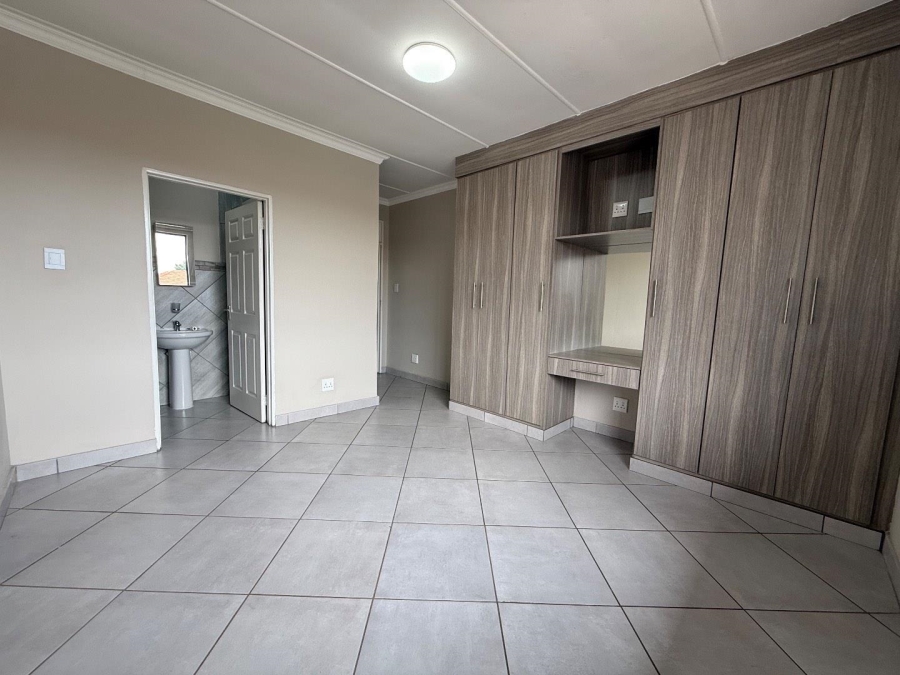 2 Bedroom Property for Sale in New Redruth Gauteng
