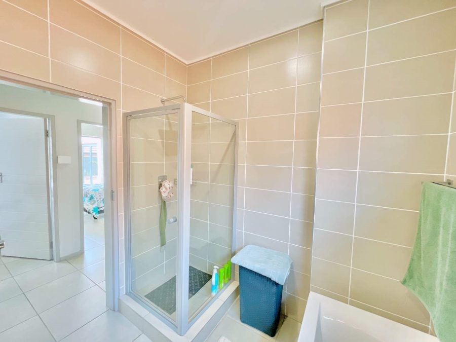 4 Bedroom Property for Sale in Amberfield Gauteng