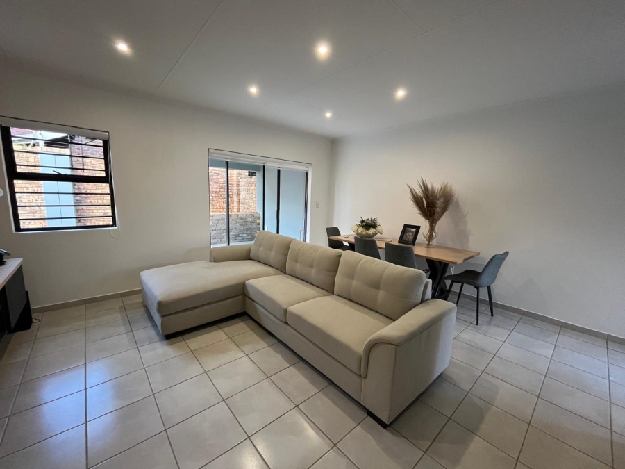 To Let 2 Bedroom Property for Rent in Brackendowns Gauteng