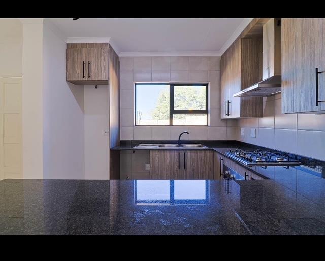 To Let 2 Bedroom Property for Rent in Brackendowns Gauteng