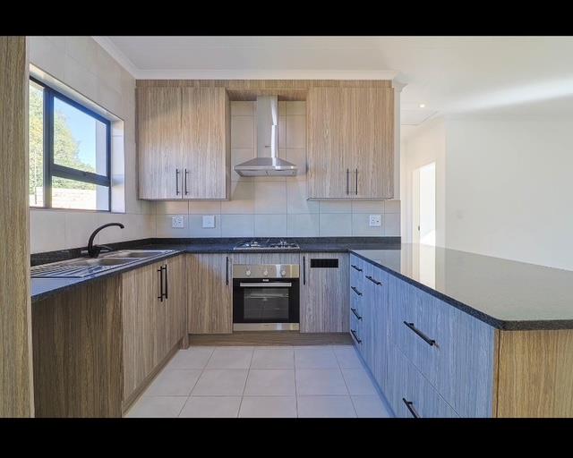 To Let 2 Bedroom Property for Rent in Brackendowns Gauteng