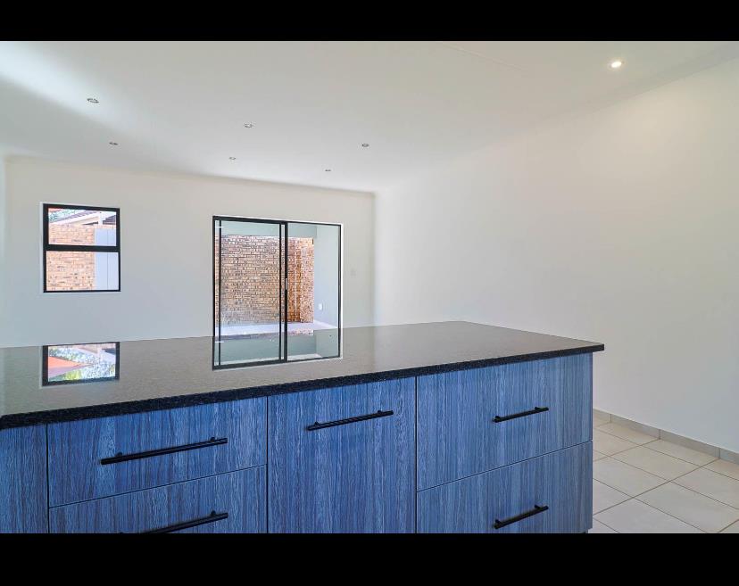 To Let 2 Bedroom Property for Rent in Brackendowns Gauteng