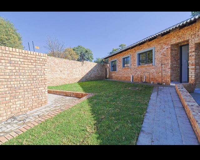To Let 2 Bedroom Property for Rent in Brackendowns Gauteng