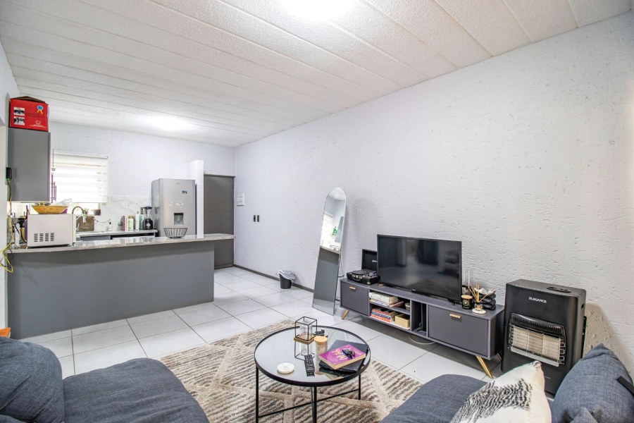 1 Bedroom Property for Sale in Lonehill Gauteng