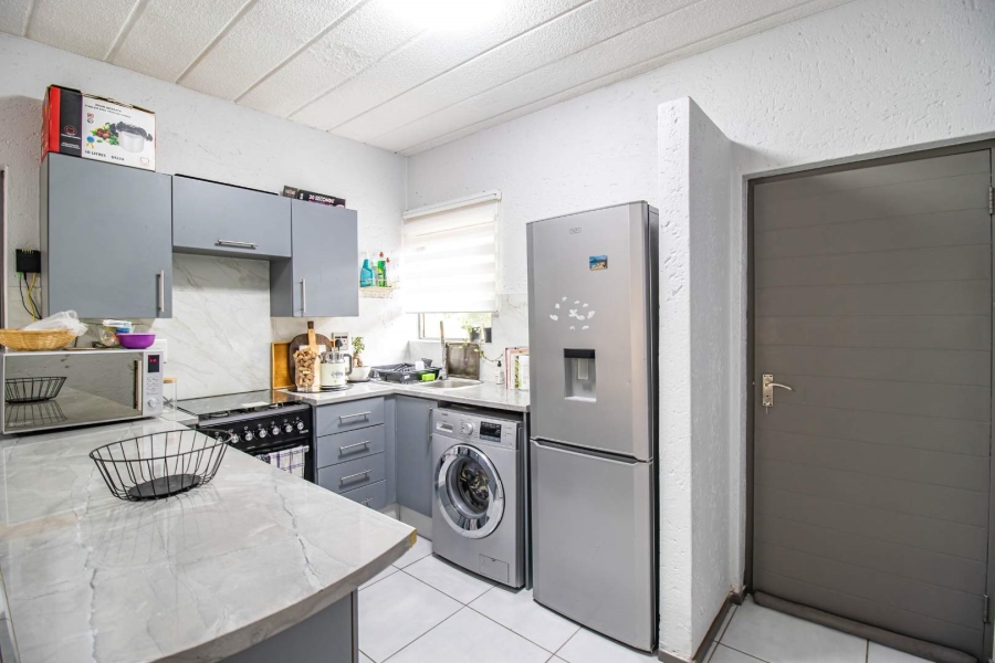 1 Bedroom Property for Sale in Lonehill Gauteng