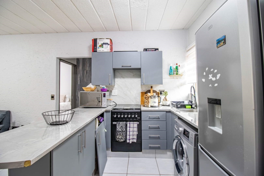 1 Bedroom Property for Sale in Lonehill Gauteng