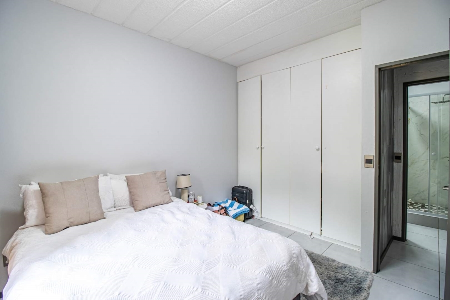 1 Bedroom Property for Sale in Lonehill Gauteng