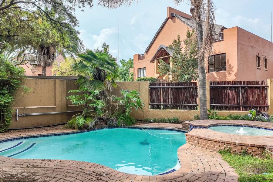1 Bedroom Property for Sale in Lonehill Gauteng