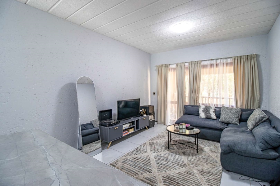 1 Bedroom Property for Sale in Lonehill Gauteng