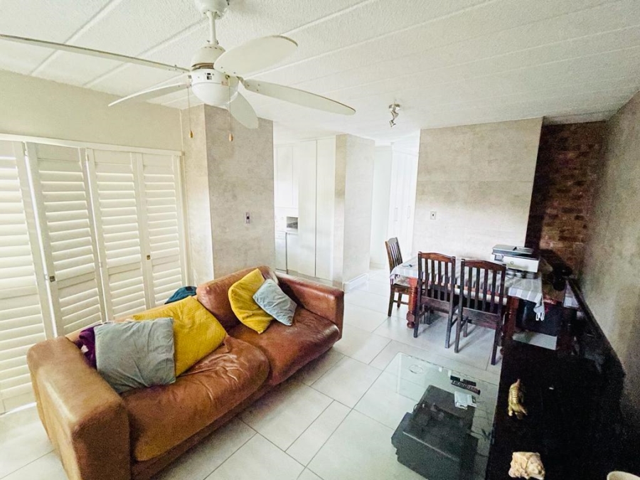 To Let 1 Bedroom Property for Rent in Parktown North Gauteng