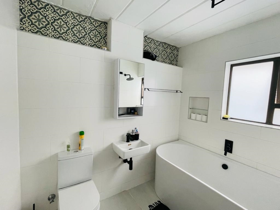 To Let 1 Bedroom Property for Rent in Parktown North Gauteng