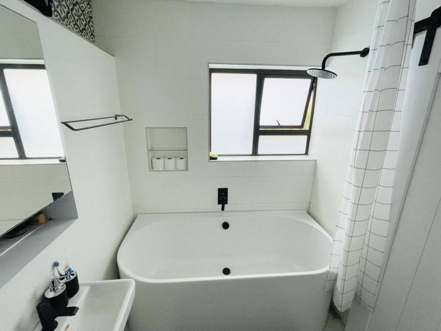 To Let 1 Bedroom Property for Rent in Parktown North Gauteng