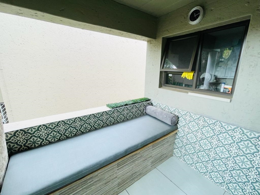 To Let 1 Bedroom Property for Rent in Parktown North Gauteng