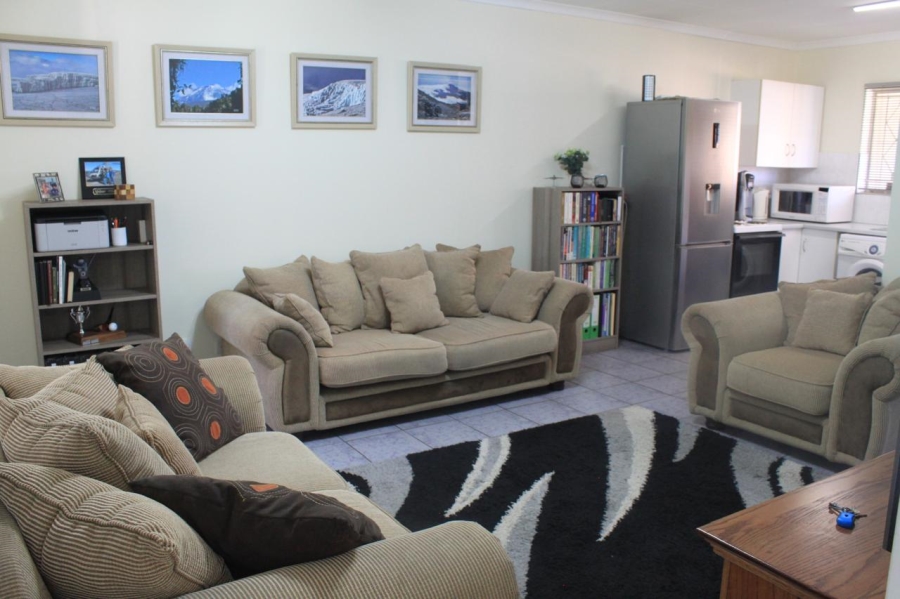 2 Bedroom Property for Sale in Bonaero Park Gauteng