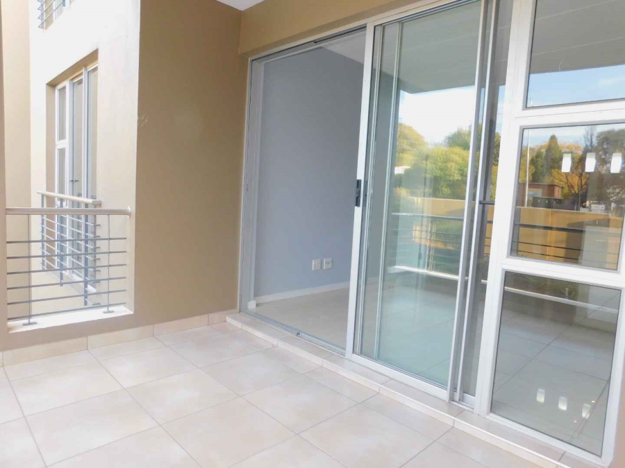 To Let 2 Bedroom Property for Rent in Bryanston Gauteng