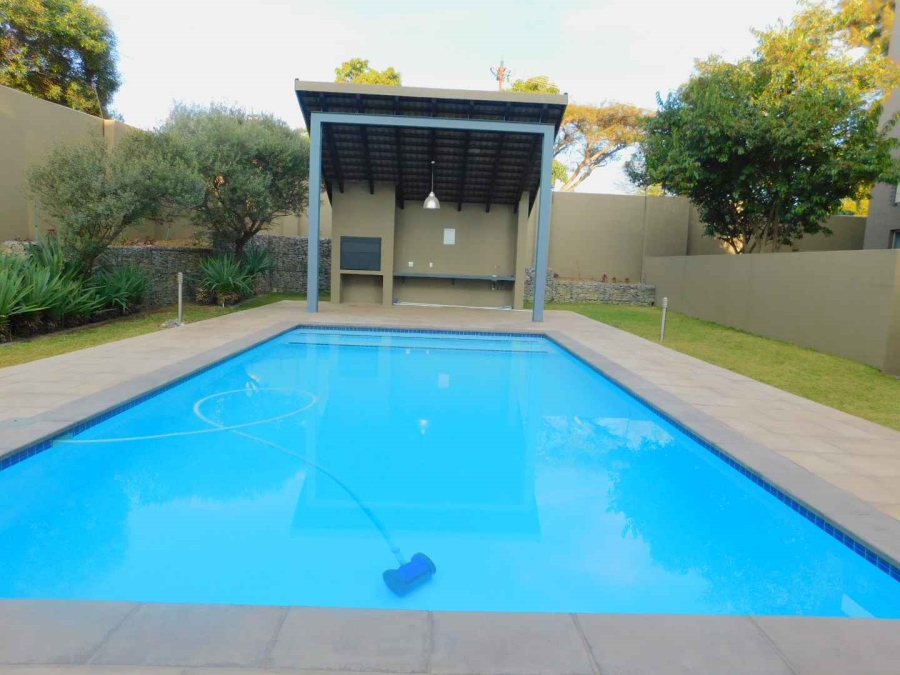 To Let 2 Bedroom Property for Rent in Bryanston Gauteng